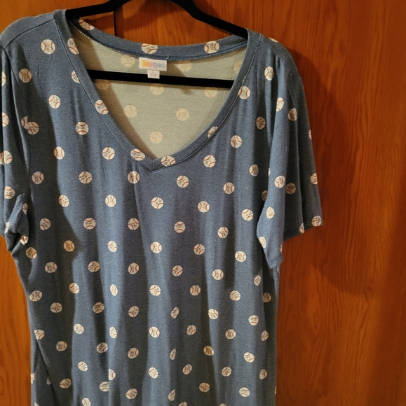 LuLaRoe Tops - Baseball Lularoe Devin shirt size large
